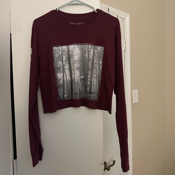 Taylor Swift - Folklore crop top! - Picture 7 of 10